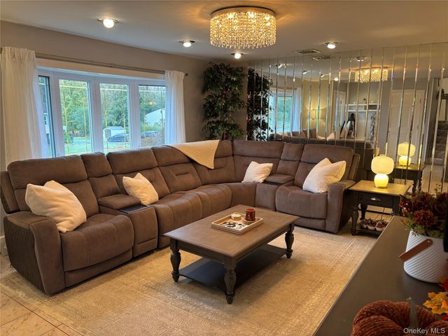 15 Congress Drive, Washingtonville, NY 10992