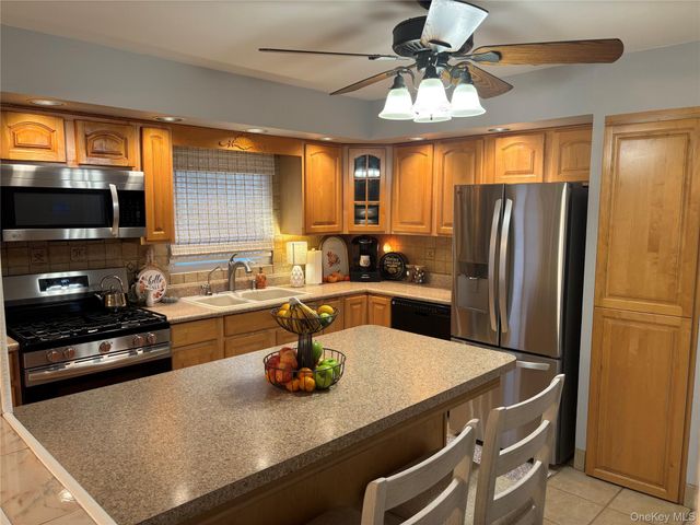 15 Congress Drive, Washingtonville, NY 10992