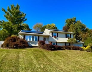 15 Congress Drive, Washingtonville, NY 10992
