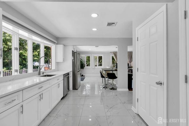 5 Phillip Drive, Edison, NJ 08820