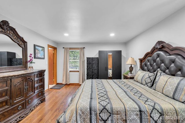 5 Phillip Drive, Edison, NJ 08820