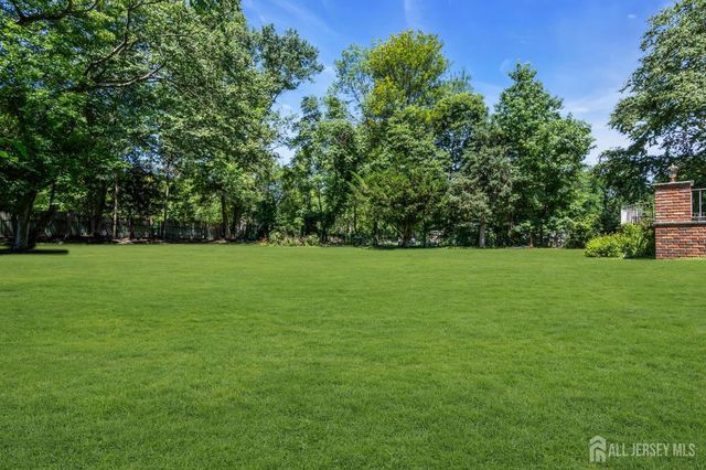 5 Phillip Drive, Edison, NJ 08820