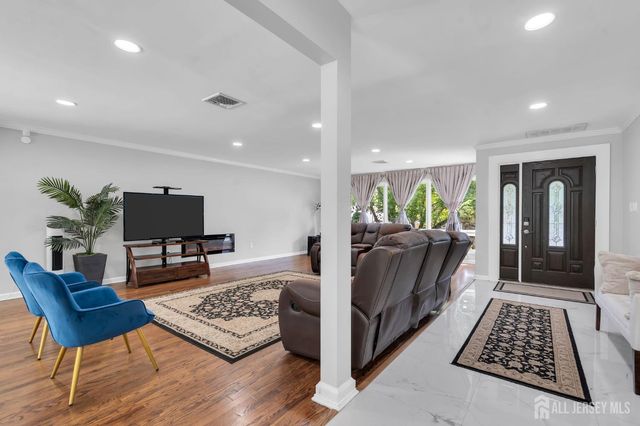 5 Phillip Drive, Edison, NJ 08820