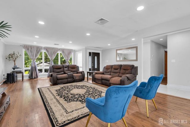 5 Phillip Drive, Edison, NJ 08820