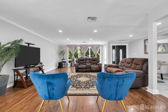 5 Phillip Drive, Edison, NJ 08820