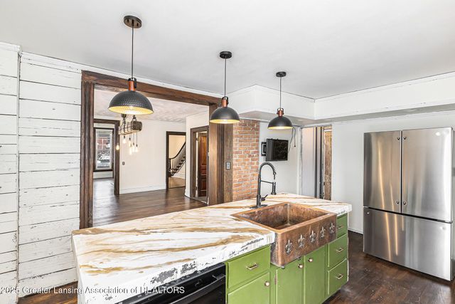 100 N Oakland Street, St. Johns, MI 48879