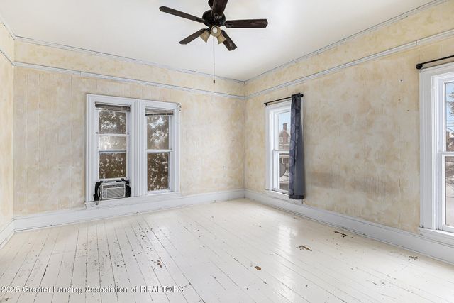 100 N Oakland Street, St. Johns, MI 48879