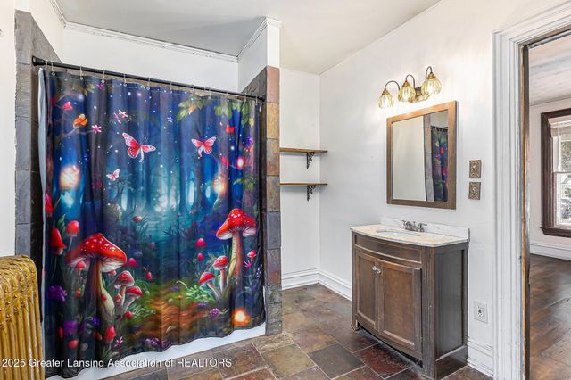 100 N Oakland Street, St. Johns, MI 48879