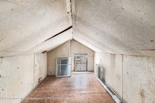 100 N Oakland Street, St. Johns, MI 48879