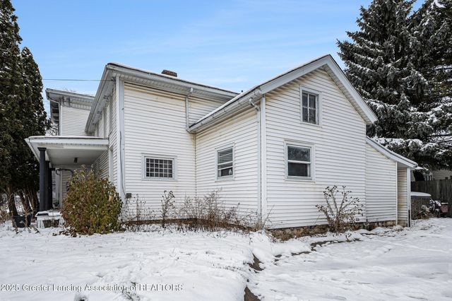 100 N Oakland Street, St. Johns, MI 48879