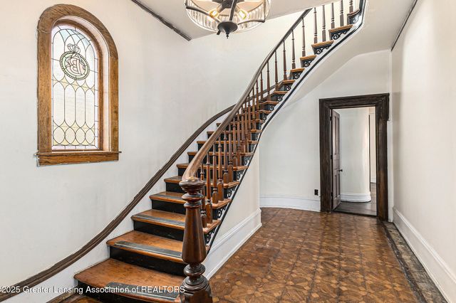 100 N Oakland Street, St. Johns, MI 48879