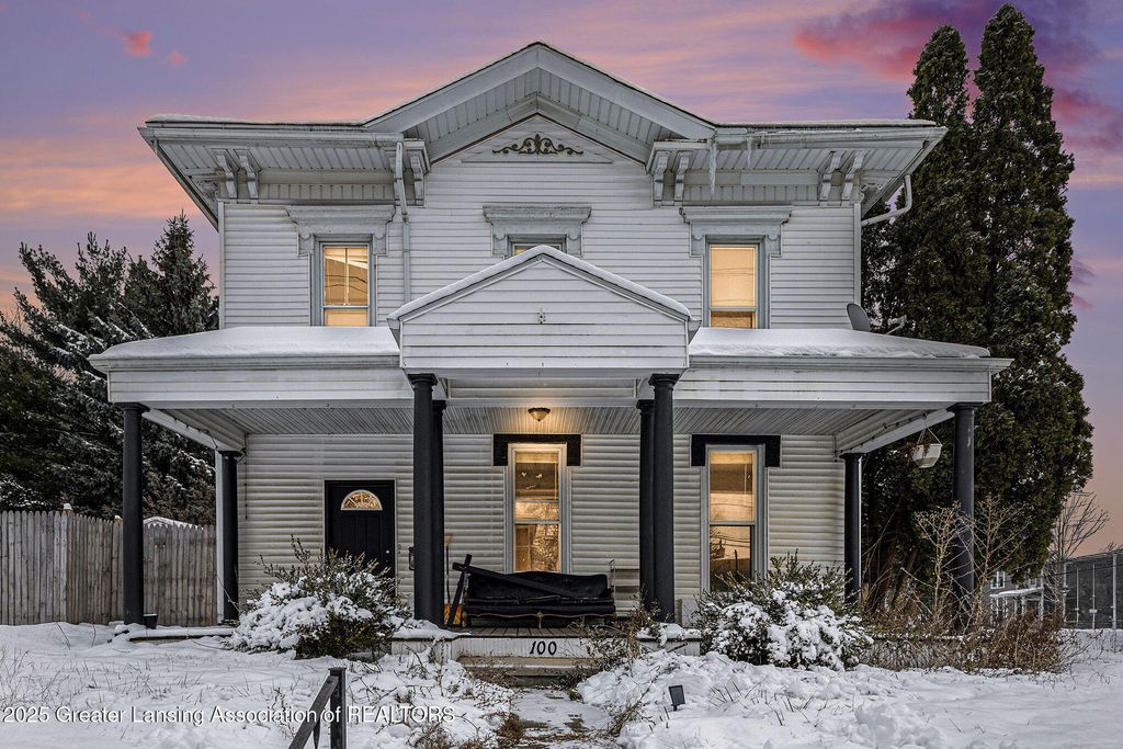 100 N Oakland Street, St. Johns, MI 48879