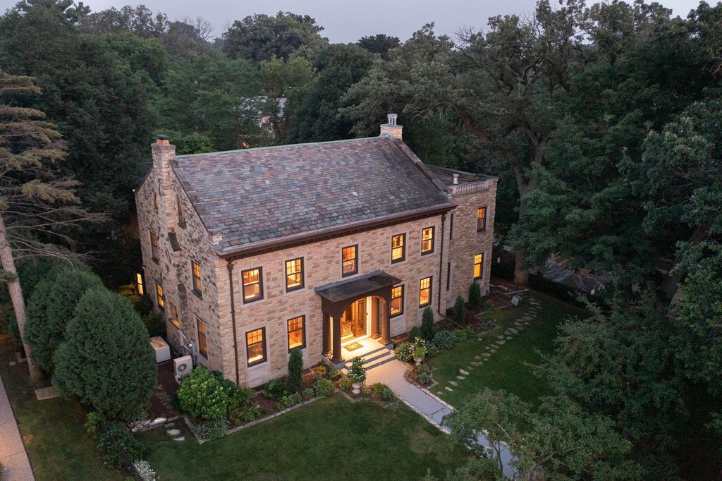 4649 E Lake Harriet Parkway, Minneapolis, MN 55419 — exterior
