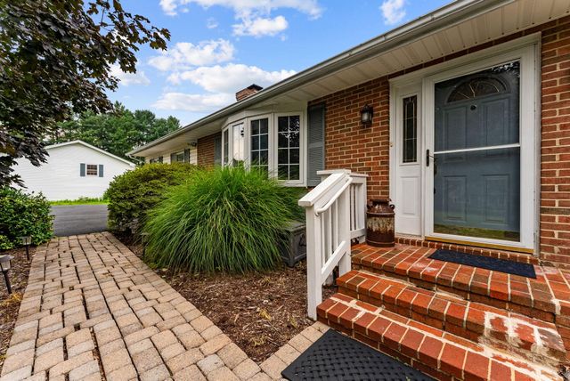 6796 GRAYS MILL RD, Warrenton, VA 20187