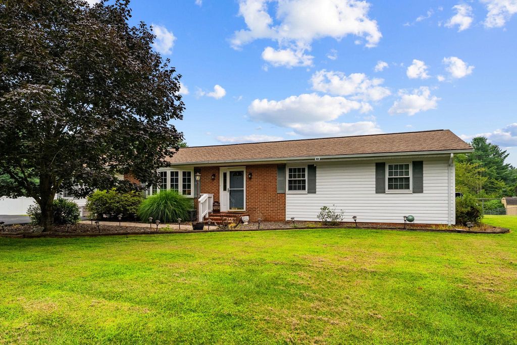 6796 GRAYS MILL RD, Warrenton, VA 20187