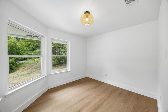 200 Willow Ridge Road, Fort Worth, TX 76103