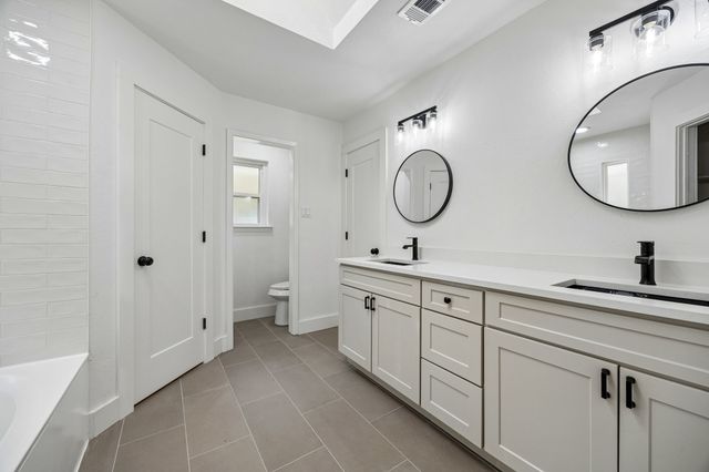 200 Willow Ridge Road, Fort Worth, TX 76103