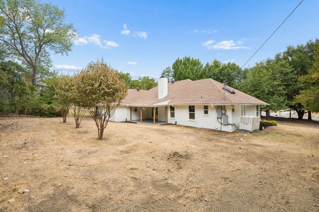 200 Willow Ridge Road, Fort Worth, TX 76103