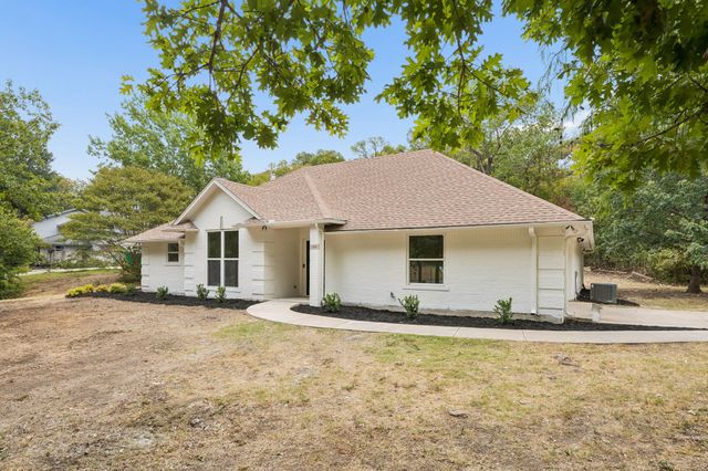 200 Willow Ridge Road, Fort Worth, TX 76103