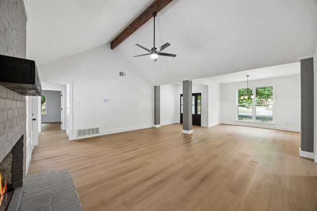200 Willow Ridge Road, Fort Worth, TX 76103