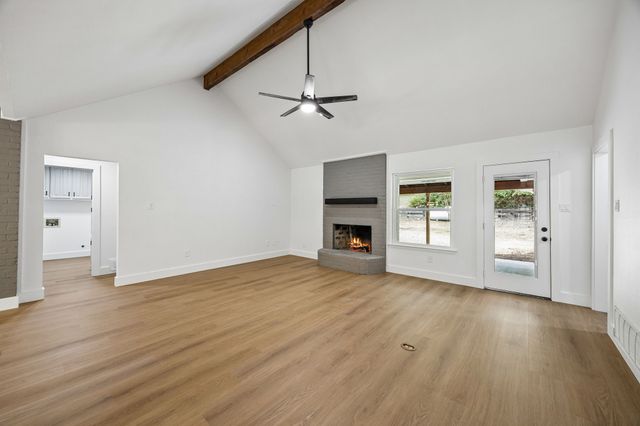 200 Willow Ridge Road, Fort Worth, TX 76103