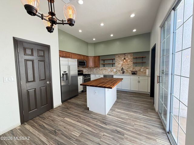 11065 N Lapis Court, Tucson, AZ 85737