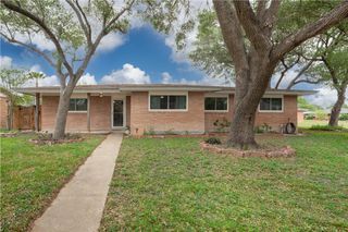 9606 Huntington Dr, Corpus Christi, TX 78410