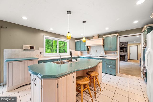 41 DEVON DR, Reading, PA 19606