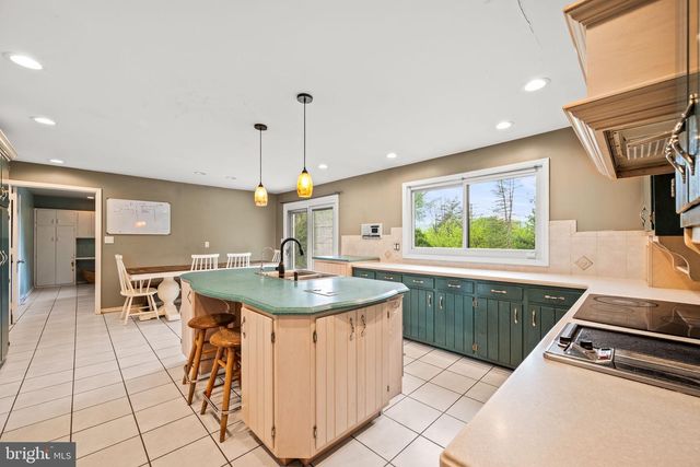 41 DEVON DR, Reading, PA 19606