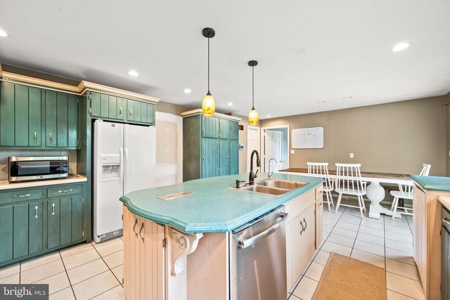 41 DEVON DR, Reading, PA 19606