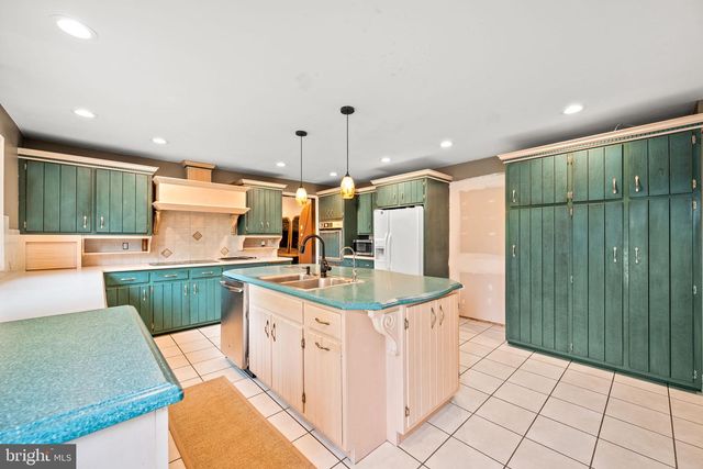 41 DEVON DR, Reading, PA 19606