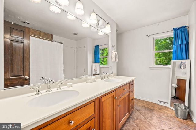 41 DEVON DR, Reading, PA 19606