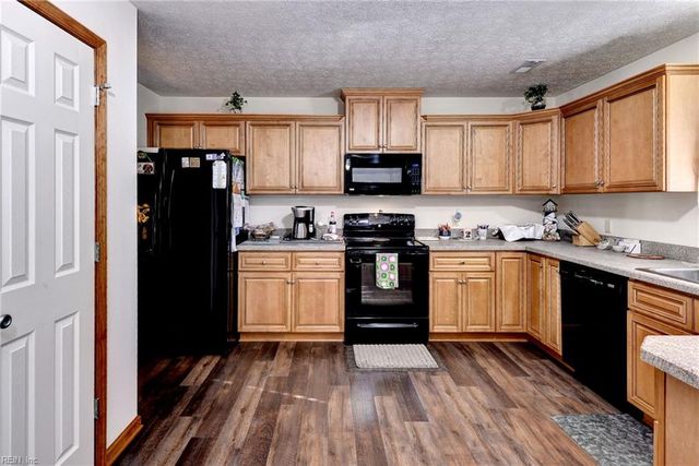 42 Gurwen DR, Smithfield, VA 23430