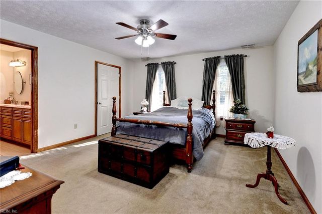 42 Gurwen DR, Smithfield, VA 23430
