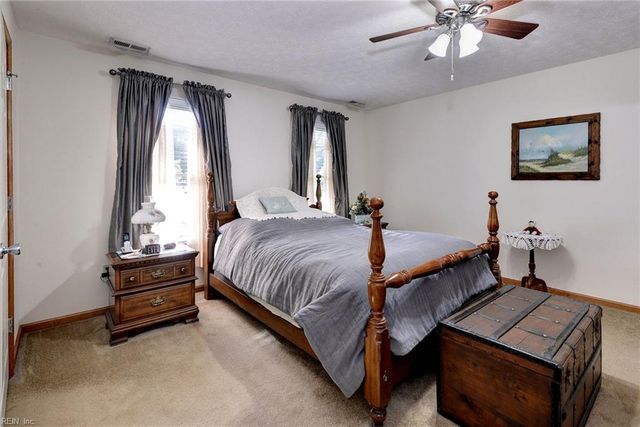 42 Gurwen DR, Smithfield, VA 23430