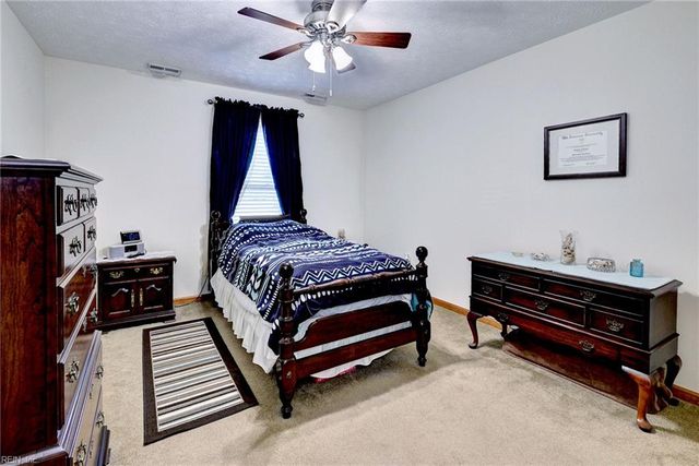 42 Gurwen DR, Smithfield, VA 23430