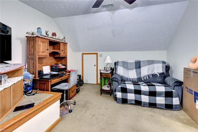 42 Gurwen DR, Smithfield, VA 23430