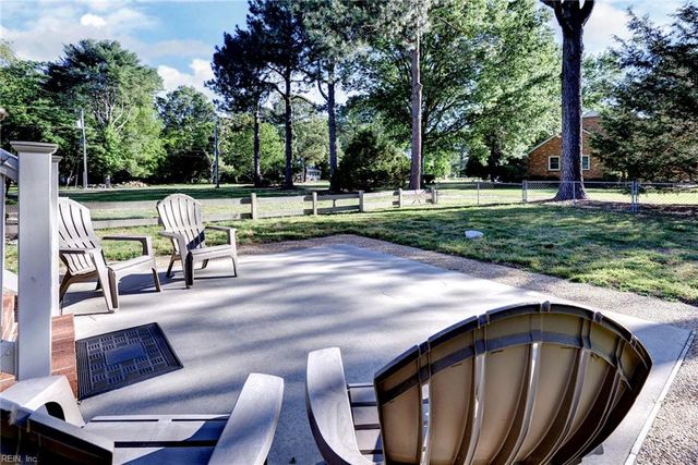 42 Gurwen DR, Smithfield, VA 23430