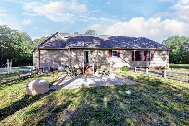 42 Gurwen DR, Smithfield, VA 23430