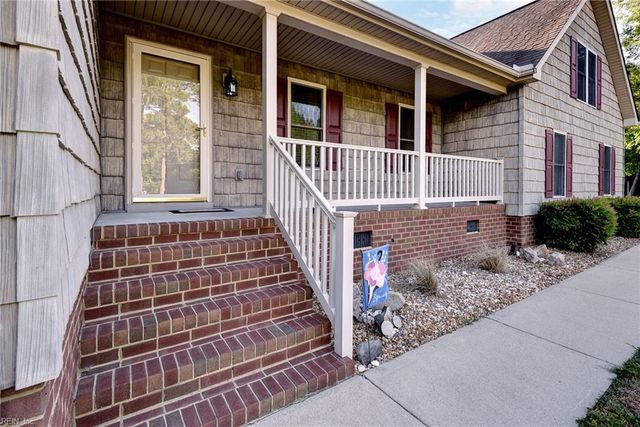 42 Gurwen DR, Smithfield, VA 23430