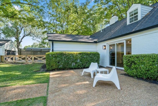 386 E ERWIN DR, Memphis, TN 38117