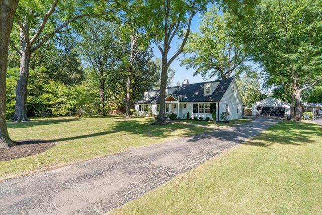 386 E ERWIN DR, Memphis, TN 38117