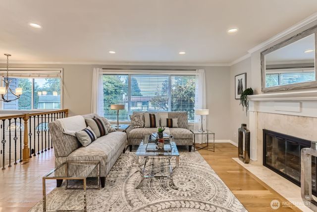 18927 SE 42nd Place, Issaquah, WA 98027