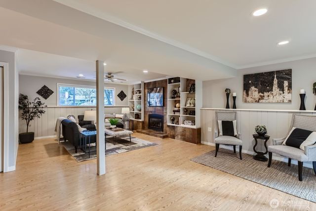 18927 SE 42nd Place, Issaquah, WA 98027