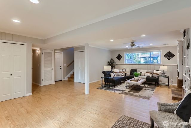 18927 SE 42nd Place, Issaquah, WA 98027