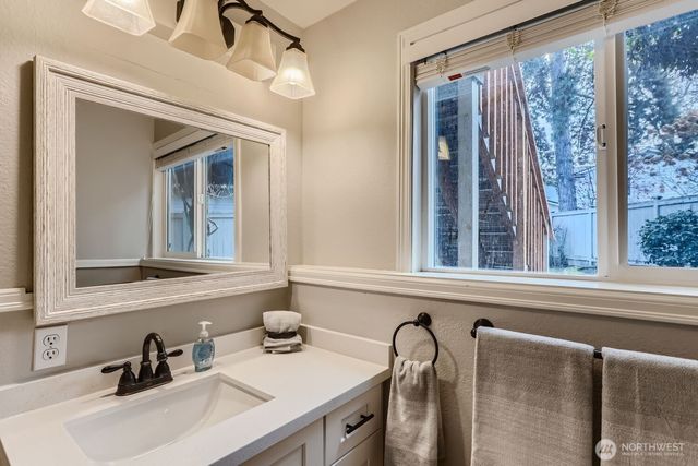 18927 SE 42nd Place, Issaquah, WA 98027