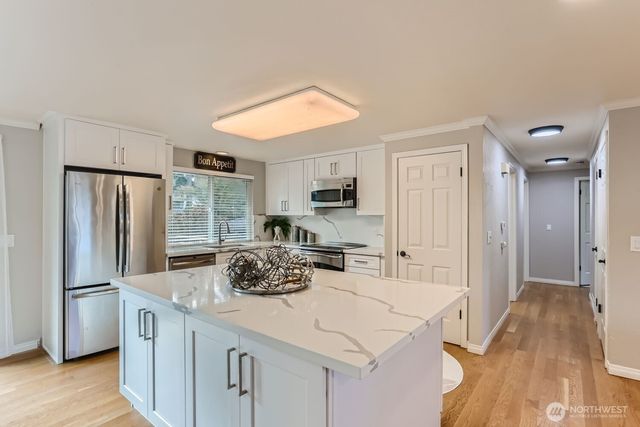 18927 SE 42nd Place, Issaquah, WA 98027