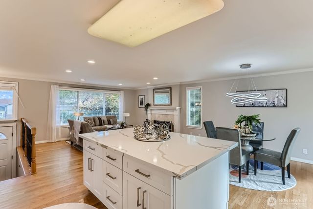 18927 SE 42nd Place, Issaquah, WA 98027