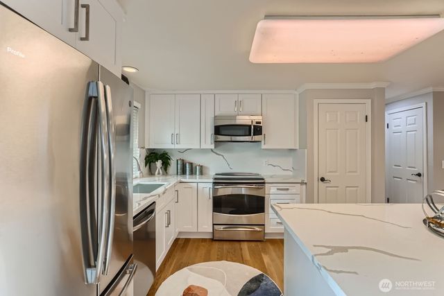 18927 SE 42nd Place, Issaquah, WA 98027