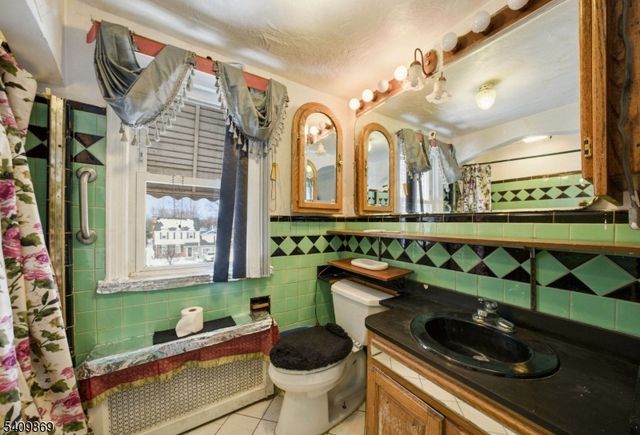 1067 Julia St, Teaneck Twp., NJ 07666